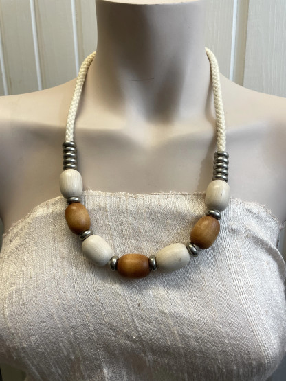 K590 Aarikka Menuetti necklace
