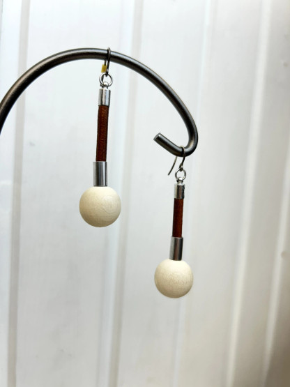 E403 Aarikkas earrings