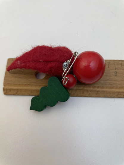 B434 Aarikka brooch, Christmas elf