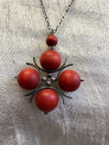 K592 Aarikkas Ruusukka necklace