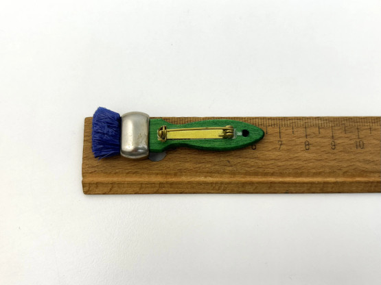 B395 Aarikka brooch, Penseli