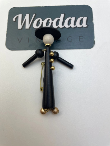 B432 Aarikka Lady Brooch 