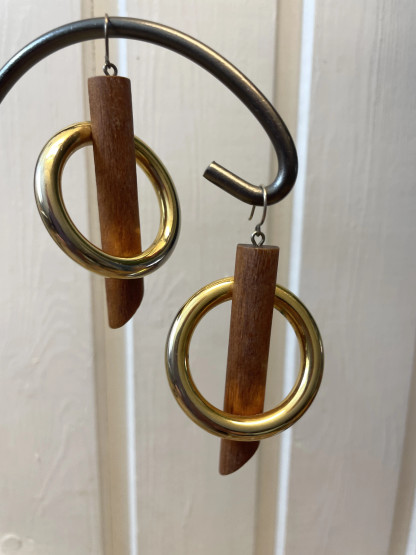 E411 Aarikkas earrings