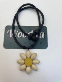 K555 Aarikkas flower necklace
