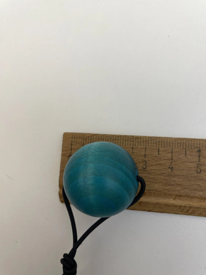 A46 Aarikkas hair loop, Pompom