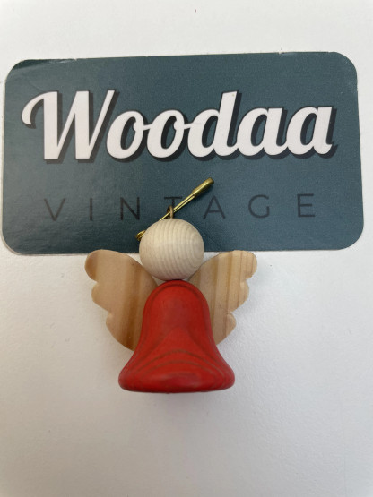 B442 Aarikkas angel brooch