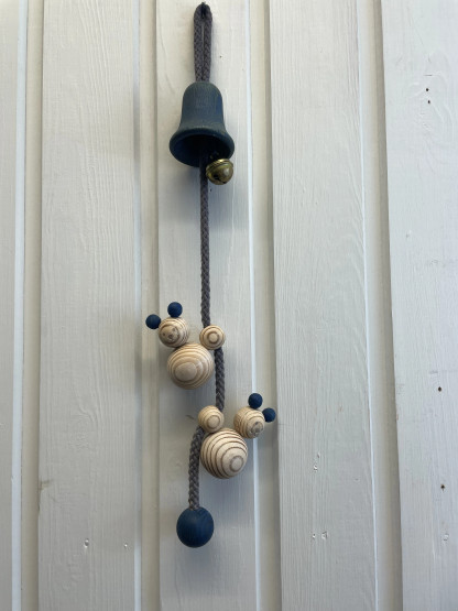 V133 Aarikka teddys and bell