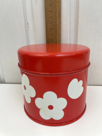 J67 Aarikkas Kukkaset tin can