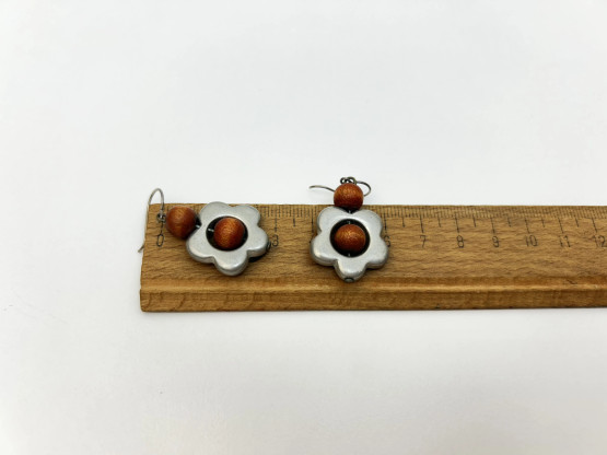 E406 Aarikka flower earrings