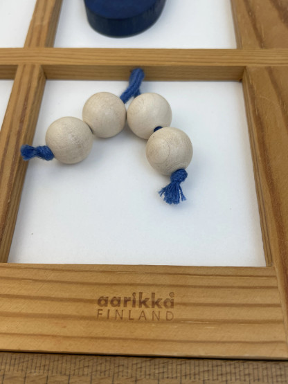 V135 Aarikkas bird ornament, Kotipihlaja