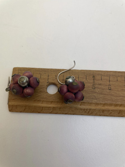 E525 Aarikkas earrings, Rypäle
