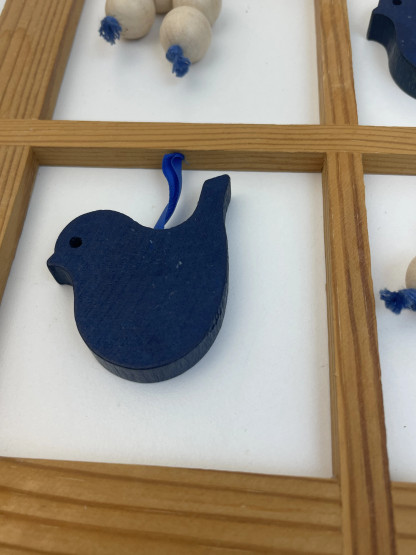 V135 Aarikkas bird ornament, Kotipihlaja