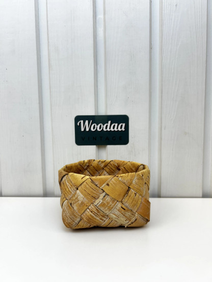 V119 birchbark basket