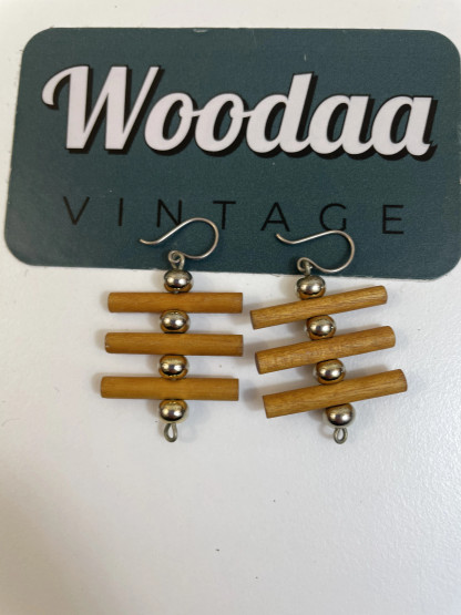 E395 Aarikkas earrings