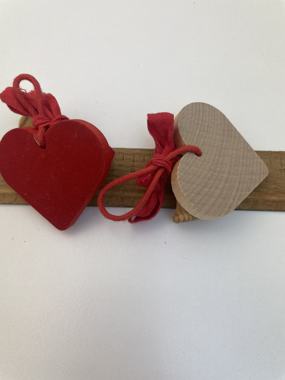 C144 Aarikan sydänkoristeet 2kpl