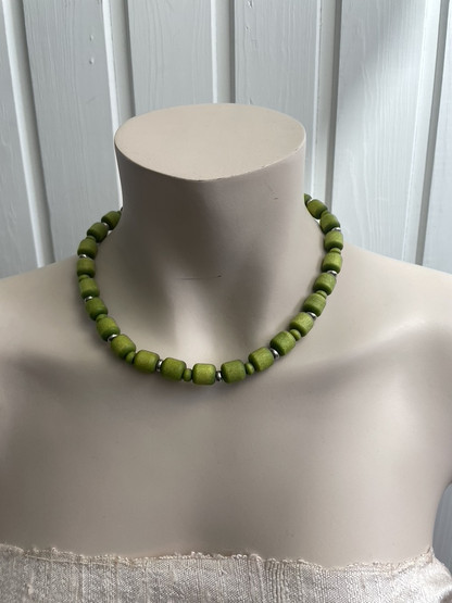 K483 Aarikkas bracelet and necklace, Etydi