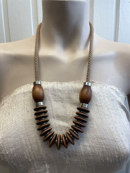 K569 Aarikka Kehäkukka kaulakoru