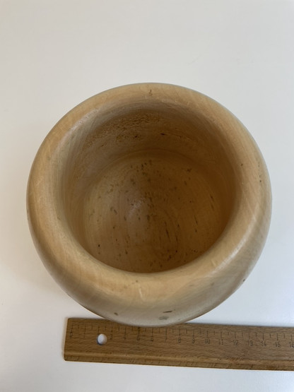 V118 Puinen malja