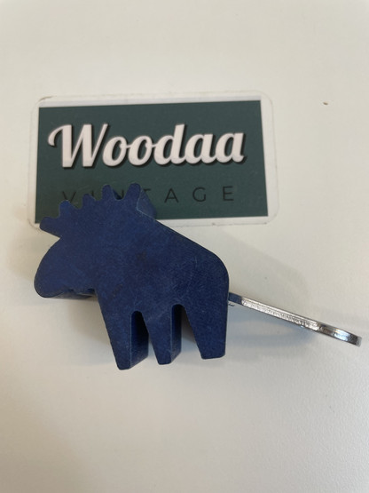 Q34 Aarikkas moose bottle opener