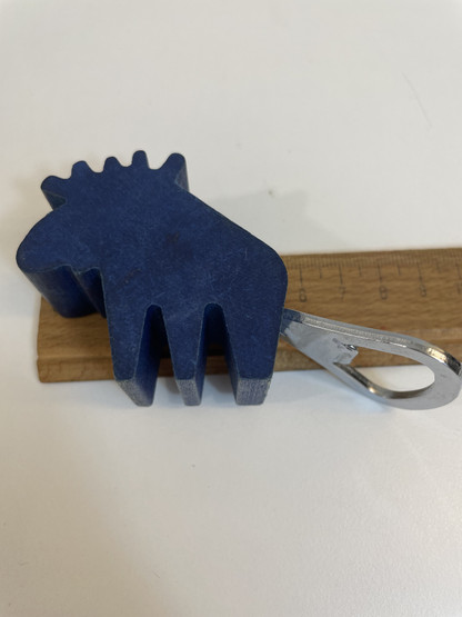 Q34 Aarikkas moose bottle opener