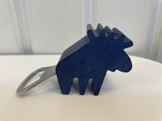 Q34 Aarikkas moose bottle opener