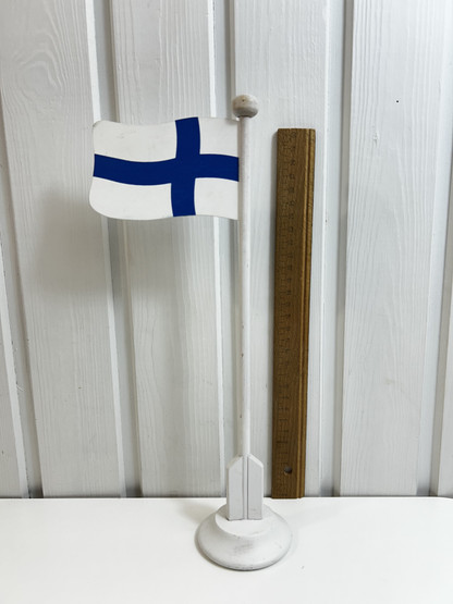 93. Suomen lippu
