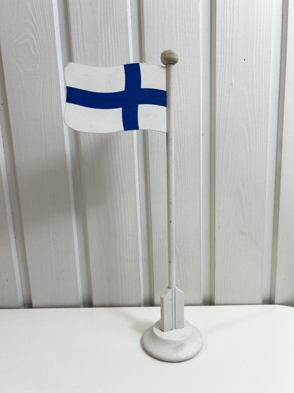 93. Suomen lippu