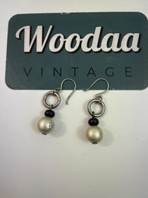 E391 Aarikkas earrings