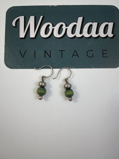 E392 Aarikan Teatteri korvakorut