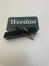 B407 Aarikka Manhattan rintaneula