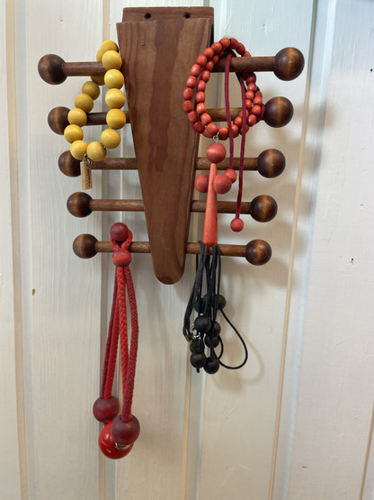 V137 Aarikkas tie rack, Pikkuvihtori