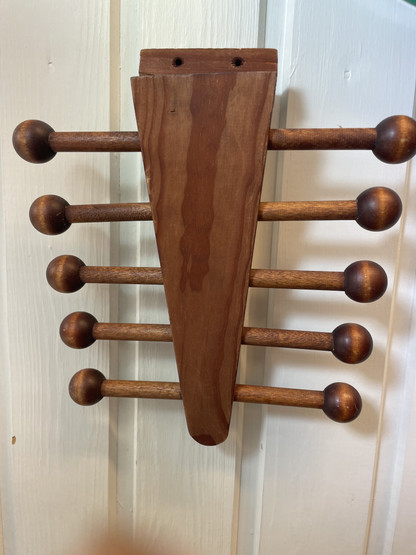 V137 Aarikkas tie rack, Pikkuvihtori