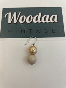 x49 Aarikan pariton korvakoru 