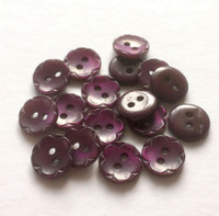 Violetti kukkareunainen nappi, 13 mm