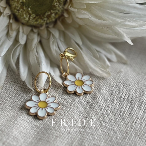 FRIDE´S KNITS - 2 pack Stitchmarkers White Flowers