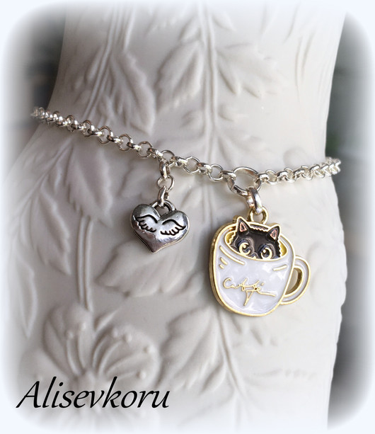 4591 Alise Design Kissa kupissa nilkkakoru