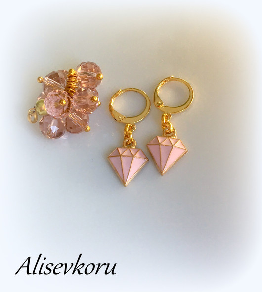 4362,1 Alise Design Timantti kuvio korvakorut 1