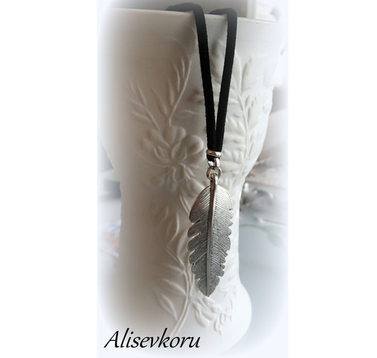 4718 Alise Design  Miesten sulka nahkakaulakoru