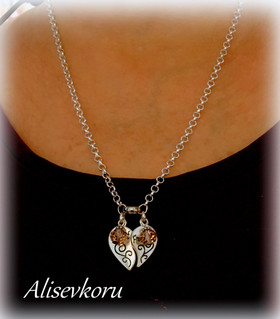 4782 Alise Design Best Friends kaulakoru kristalli