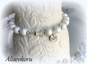 4853  Alise Design valkoinen helmikäsikoru