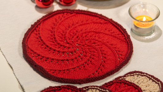 Neulotut lasinaluset