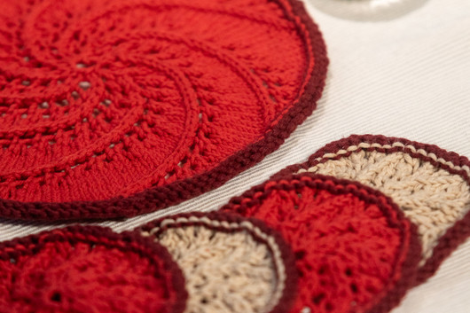 Neulotut lasinaluset