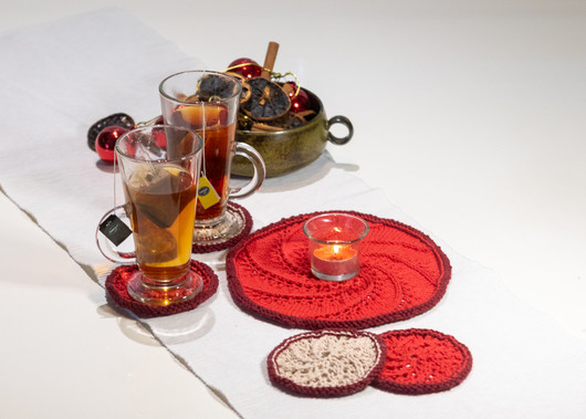 Neulotut lasinaluset