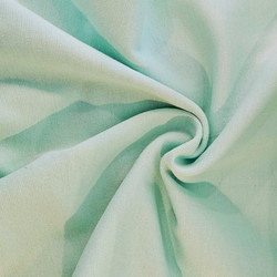 Vaalean vihreä resori