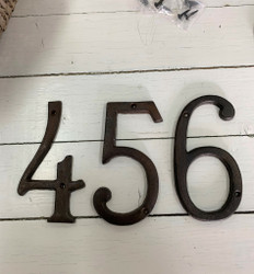 Valurautaiset numerot ja kirjaimet, korkeus 14 cm, Weiste