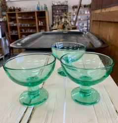 Iittala, Kerttu Nurminen, Verna jalallinen jälkiruokamalja, vihreä