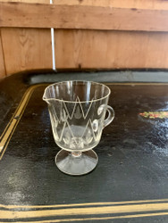 Vanha, kaunis kotimainen kermakko, hiotut kuviot, kermanekka