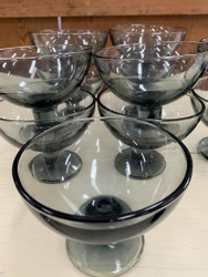 Iittala, Kerttu Nurminen, Verna jalallinen jälkiruokamalja, harmaa