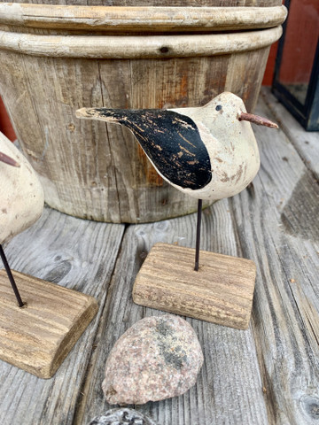 Puinen, merellinen koristelintu, Ib Laursen