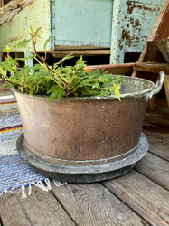 Suuri, vanha kuparikattila